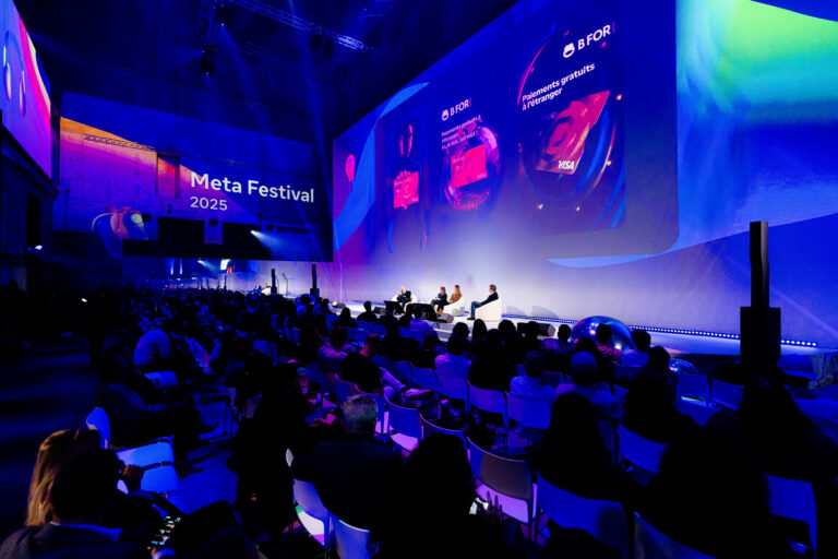 Conférence monumentale META dans un immense écrin urbain