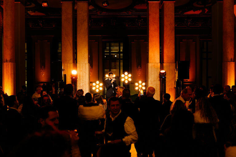 Charles GUILHAMON VOYAGE PRIVE CIRCULO BELLAS ARTES CASINO VINTAGE SOIREE EVENEMENT INTERNATIONAL AGENCE WATO GLAM FITUR MADRID speech