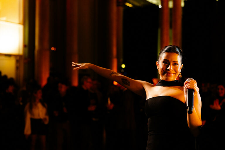 VOYAGE PRIVE CIRCULO BELLAS ARTES CASINO VINTAGE SOIREE EVENEMENT INTERNATIONAL AGENCE WATO GLAM FITUR MADRID CHANTEUSE