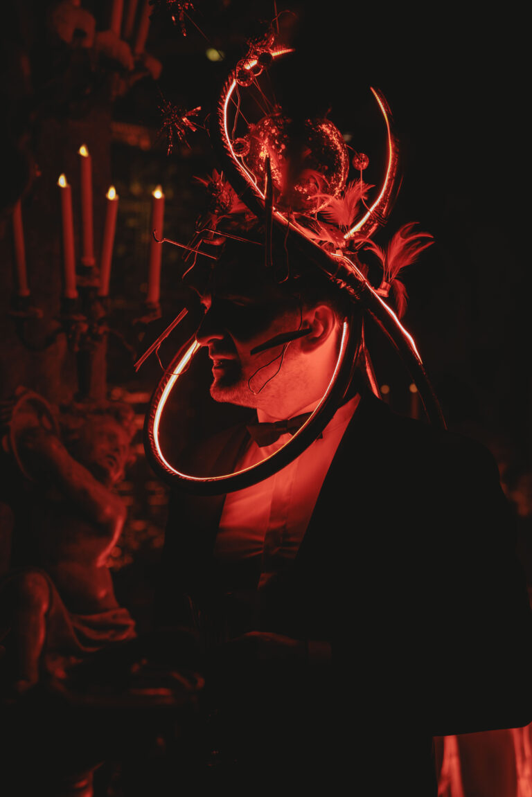 Invite costume coiffe dexception