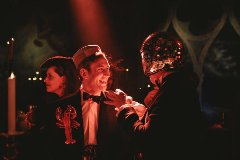 Invites costumes soiree Paris