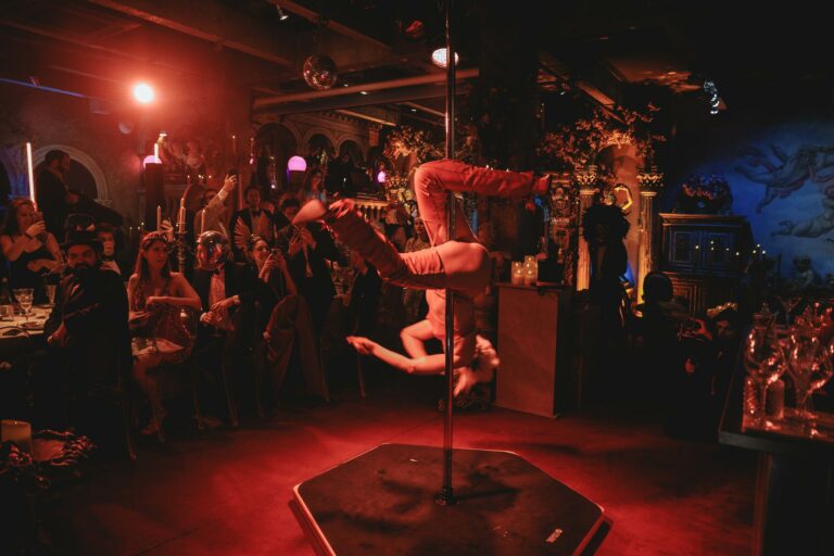 Julie Demont Pole Dance soiree secrete