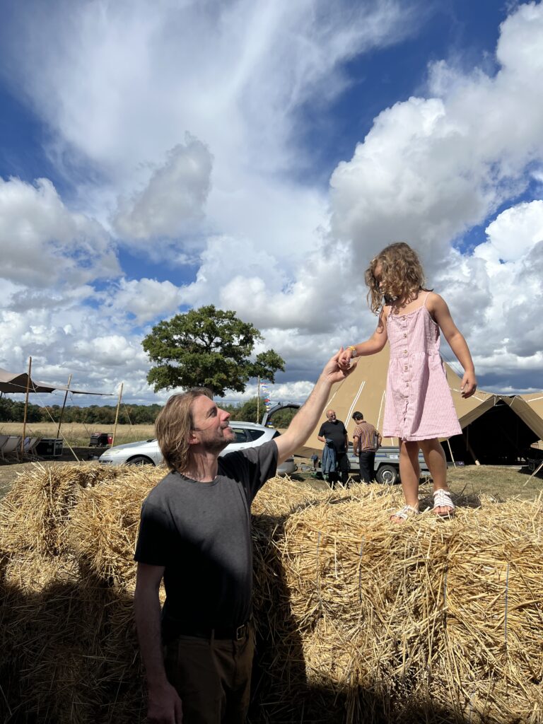bal-juju-famille-enfant-botte-paille-evenement-campagne-wato-evenementiel angers.jpg