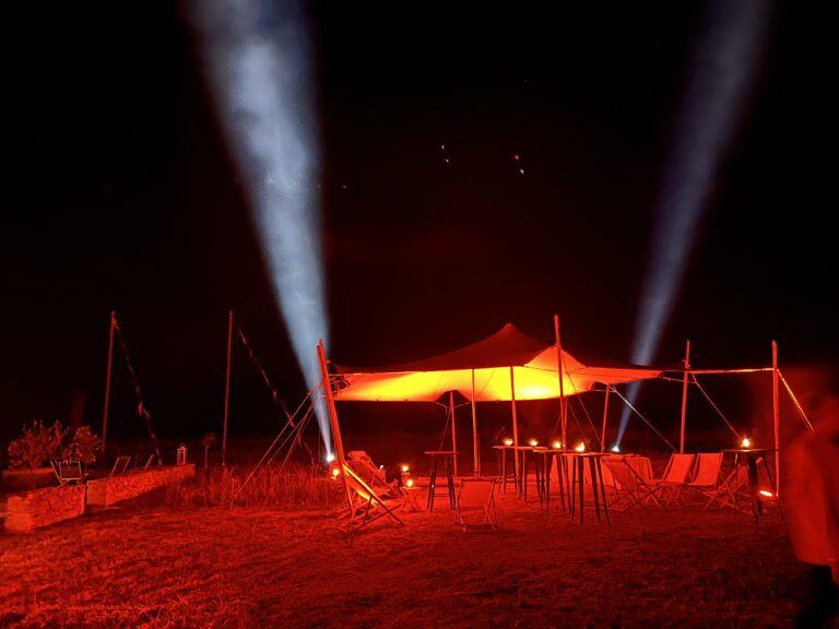 bal-juju-tente stretch-nomade-illumination-projecteurs-nuit-wato-evenementiel angers.jpg