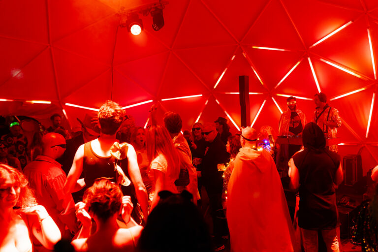 Dancefloor futuriste neons ax1