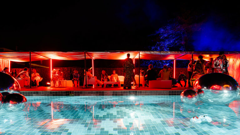 Espace chill pool party futursite