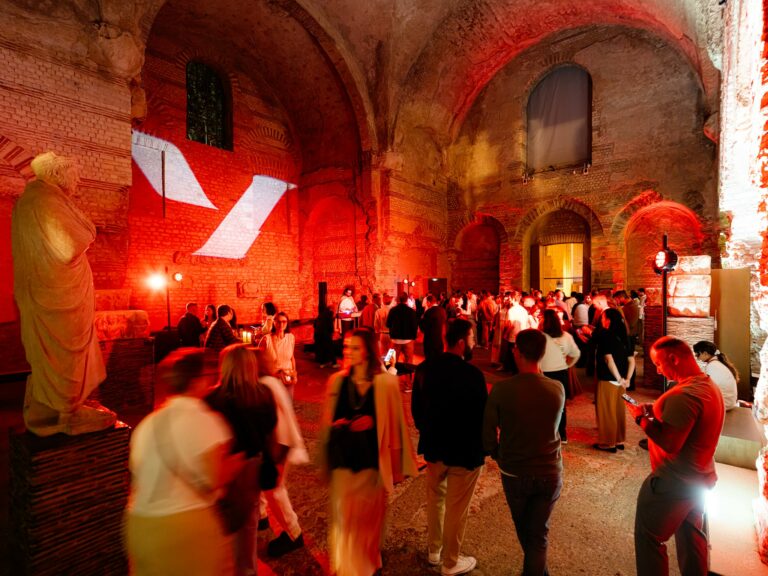 Musee Cluny Frigidarium DJ Set soiree dansante Voyage Prive lumieres evenementielles agence WATO