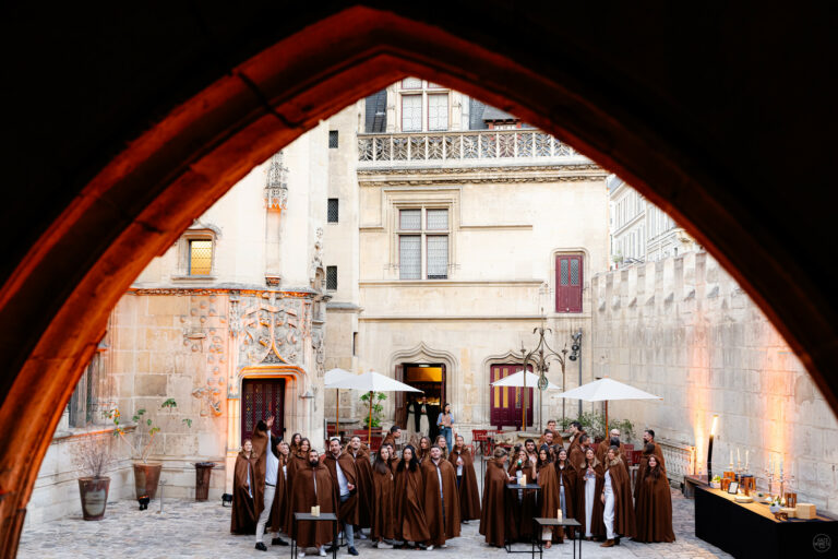 Musée Cluny Voyage Privé capes brunes agence WATO